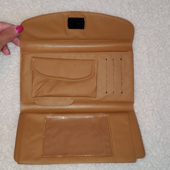 Brown Wallet Bundle - Picture 2 of 8